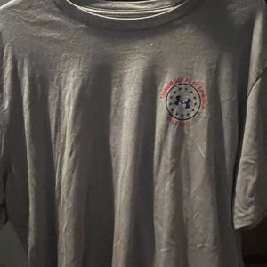 Gray  2xl under armour T-shirt.